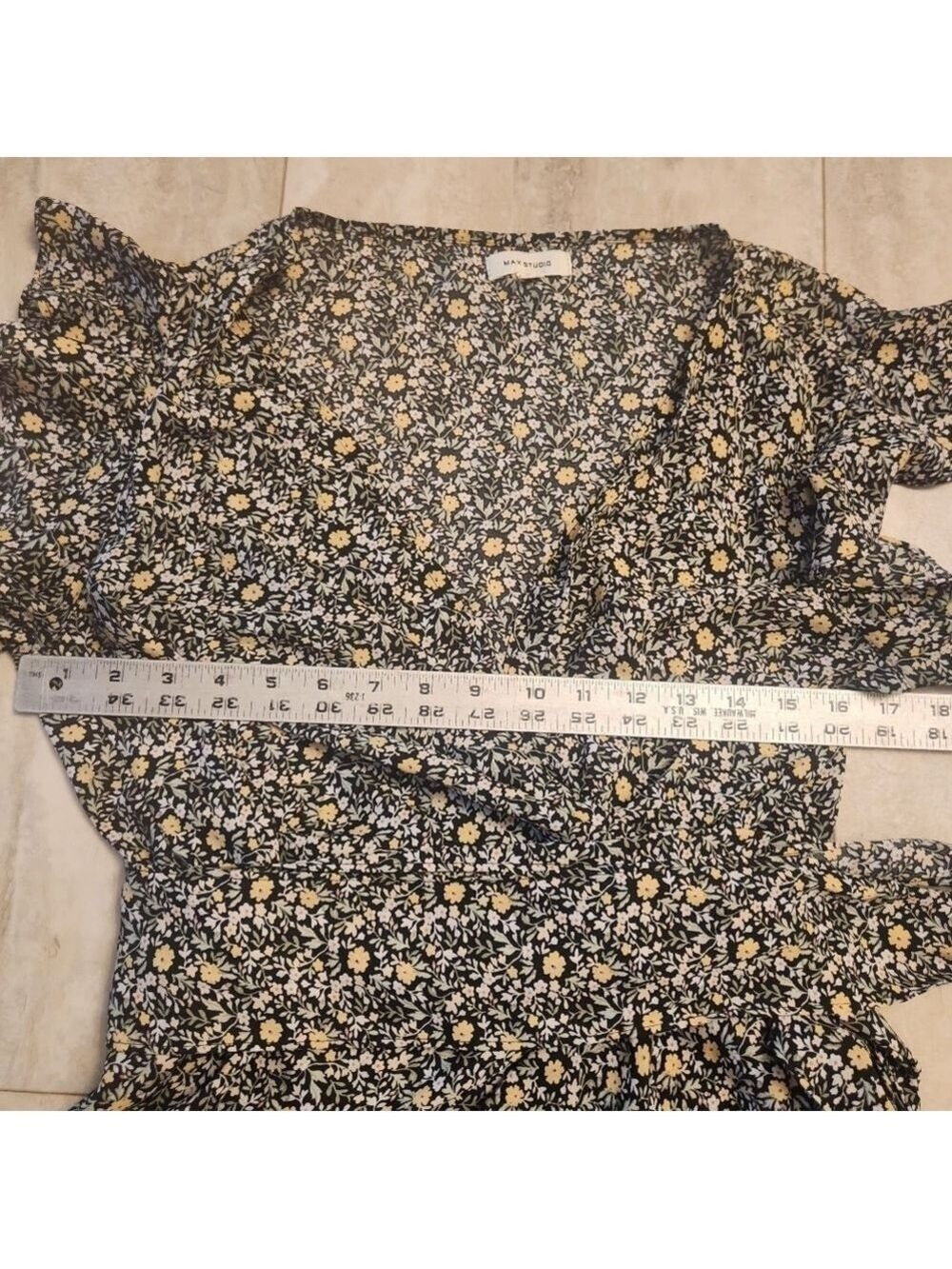 Max Studio Dainty Floral Print Belted Faux Wrap Top Flutter Sleeves Blouse Sz: M - Picture 12 of 13